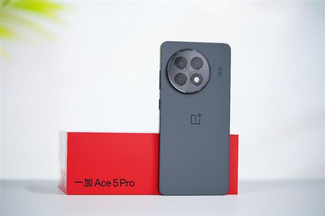 ：最具性价比的骁龙8至尊旗舰 游戏水桶机皇！CQ9电子有限公司一加Ace 5 Pro评测(图7)